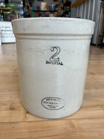 A-2727 MEDALTA POTTERIES #2 CROCK no Lid