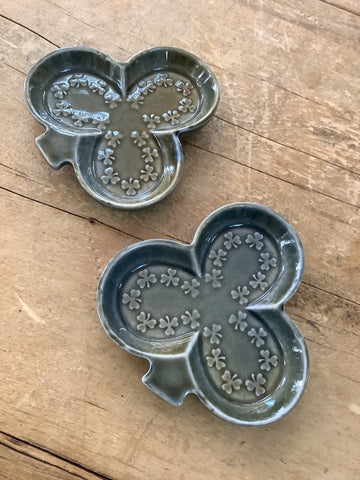 A 2766 Irish Porcelain Wade Shamrock trinket Dishes Set of 2