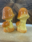 A-4233 Set of 2 Mushroom Salt and Pepper shakers