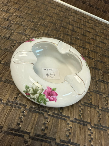 A-3711 Vintage Tientsin Porcelain Ashtray Lillies White Gold Rim | Chinese Porcelain Flower Design | Trinket Dish & Jewelry Holder | Functional Art