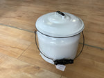 A-4050 WHITE ENAMEL CHAMBER POT WITH LID