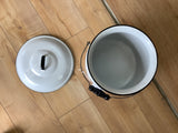 A-4050 WHITE ENAMEL CHAMBER POT WITH LID