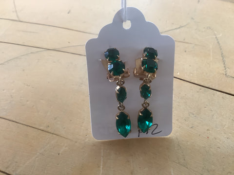 A-3385 Vintage Emerald Color Clip on Earrings