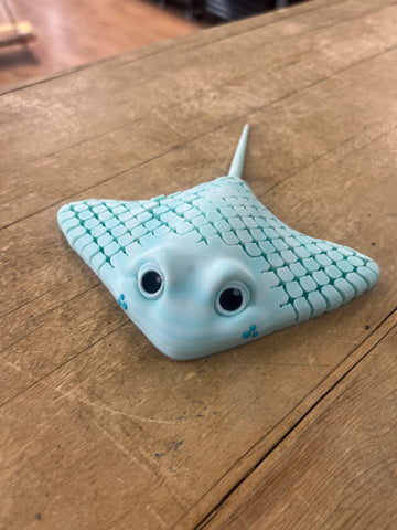 DOO-10 Glowing Manta Ray